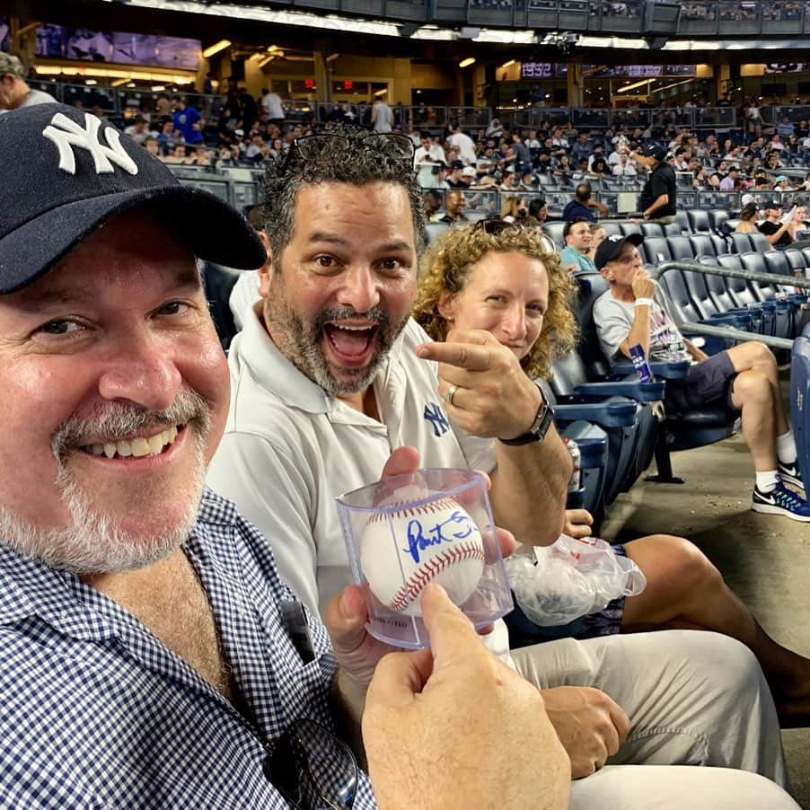 和央ようかさんのインスタグラム写真 - (和央ようかInstagram)「New York Night 🍎❤️👍 #yankeestadium  Thank u @haleyswindal ❤️😘 ヤンキースのゲーム👍❤️ 本来マー君登板予定につきマー君カップ🥤ゲット😀が、先日の天候につきローテーション代わり…💦💦が、楽しんだよ😘ニューヨークだな、アメリカ🇺🇸だなといつもここに来ると感じる🤔私も凛として生きよう😘🇯🇵💪 #takakonystylin🍎 #nyc🍎#nylife  #yokawao#和央ようか」7月21日 3時26分 - yokawao0215