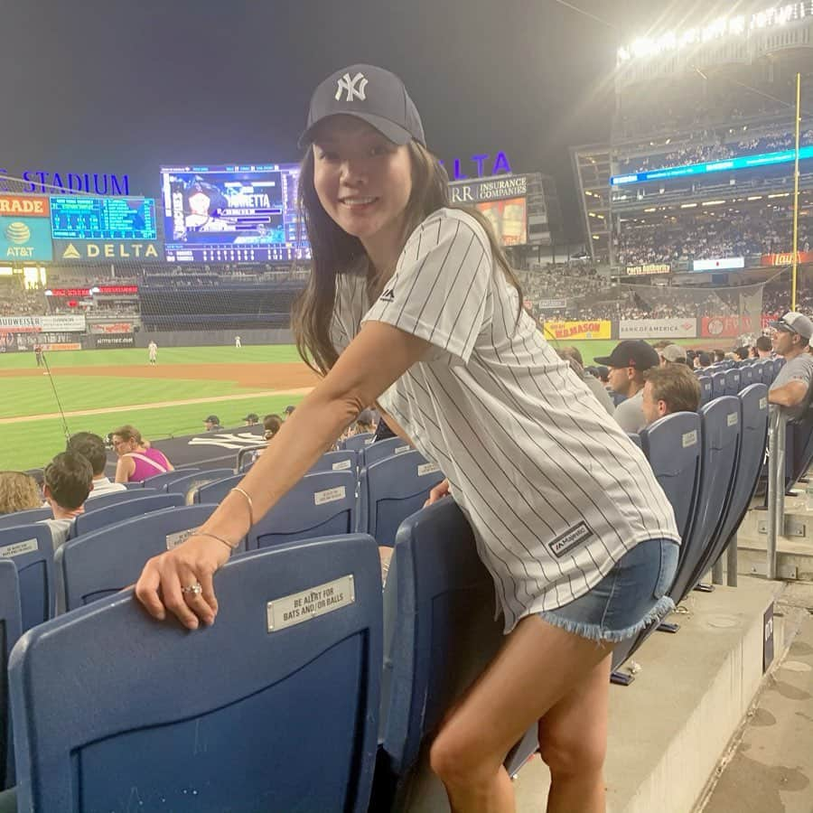 和央ようかさんのインスタグラム写真 - (和央ようかInstagram)「New York Night 🍎❤️👍 #yankeestadium  Thank u @haleyswindal ❤️😘 ヤンキースのゲーム👍❤️ 本来マー君登板予定につきマー君カップ🥤ゲット😀が、先日の天候につきローテーション代わり…💦💦が、楽しんだよ😘ニューヨークだな、アメリカ🇺🇸だなといつもここに来ると感じる🤔私も凛として生きよう😘🇯🇵💪 #takakonystylin🍎 #nyc🍎#nylife  #yokawao#和央ようか」7月21日 3時26分 - yokawao0215