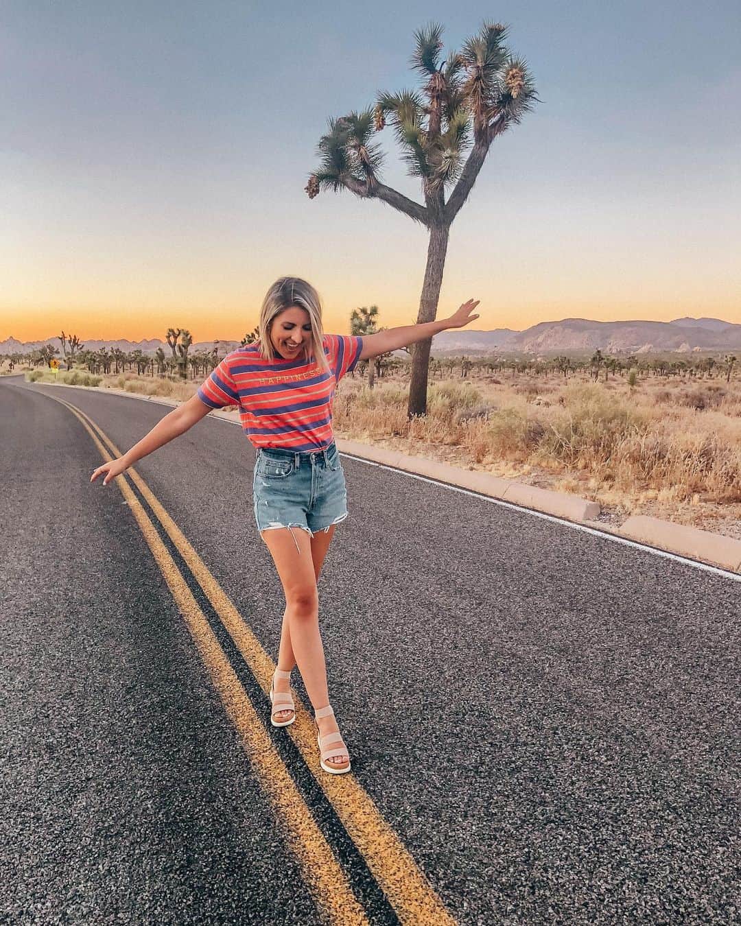 Stephanie Sterjovskiさんのインスタグラム写真 - (Stephanie SterjovskiInstagram)「Happiness 🌵I always want what I do to bring me joy (even though that’s not always going to be the case). I’ll share this, while being in California so far, my joy this week has come from watching my husband @nealjolly do something he’s meant to and loves. My happiness comes from seeing him become the person God created him to be. That’s the meaning of marriage for me. I see who God is shaping him into and I couldn’t be a more proud wife right now. I’m just super content taking the backseat, watching him do his thing (because he runs a lot of the stuff you see on my channels). Just trusting all that we’re meant to do and where we’re meant to be has been the biggest lesson this year, and we’re happy right here. Not because everything is figured out or life is perfect, but because we’ve learned to be grateful for all of it. #happinesstome #teamjolly #joshuatree #1000gifts」7月21日 3時56分 - stephsjolly