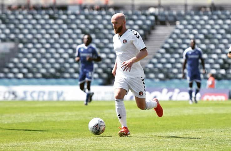 ジョナサン・ウィリアムズのインスタグラム：「Good feeling to be back out there 🔴⚪️ #Cafc #preseason」