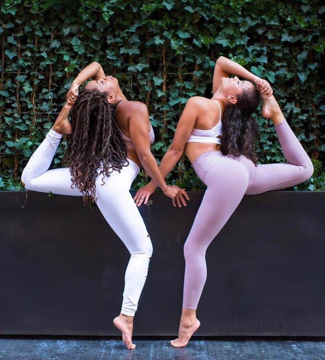 ALO Yogaさんのインスタグラム写真 - (ALO YogaInstagram)「“Your soul is attracted to people the same way flowers are attracted to the sun, surround yourself only with those who want to see you grow.” - Pavana 🌱 @yogi_goddess & @nayitavp are synchronized in their new Dusted Plum 💗 Phyllicia is wearing her Vision Bra with Ripped Warrior Legging & Naya is in her Vision Bra and Airbrush Legging ✨ #aloyoga #yoga」7月21日 4時02分 - aloyoga