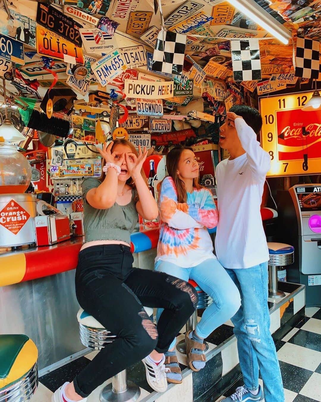 Hollister Co.さんのインスタグラム写真 - (Hollister Co.Instagram)「Looking for the food we ordered two seconds ago like... 📷: @graceetom #HollisterCollective」7月21日 4時06分 - hollister
