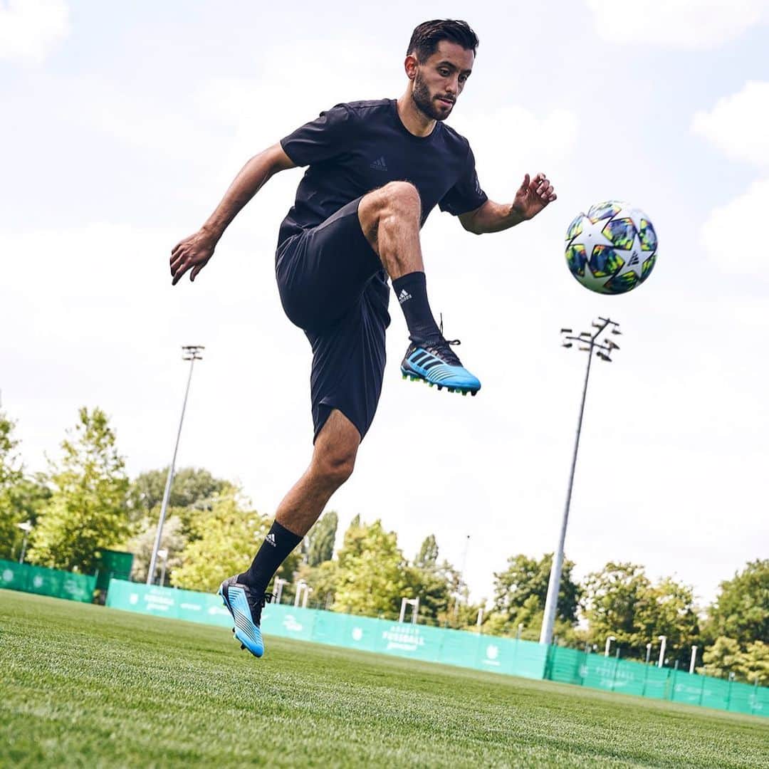 のインスタグラム：「New #Predator 👟🔥 #DareToCreate #Createdwithadidas @adidas_de」