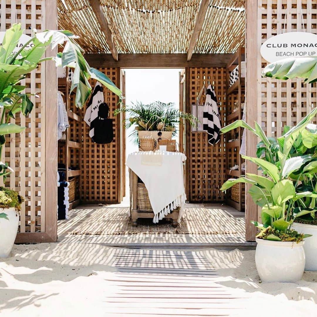 Club Monacoのインスタグラム：「Perfect day for the beach. Meet us in Montauk at @gurneysresorts until 6 today and tomorrow, then at Star Island next weekend. Promise it’s nice and cool in our beach shop. 🏝」