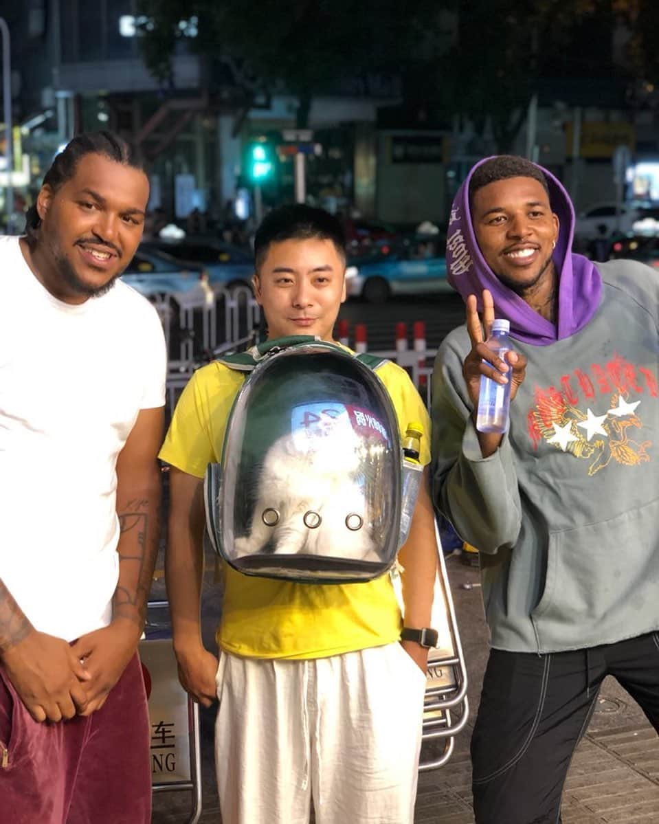 ニック・ヤングさんのインスタグラム写真 - (ニック・ヤングInstagram)「China lit #PussyInABag #WithMyBigBrotha #MostHated」7月21日 4時35分 - swaggyp1