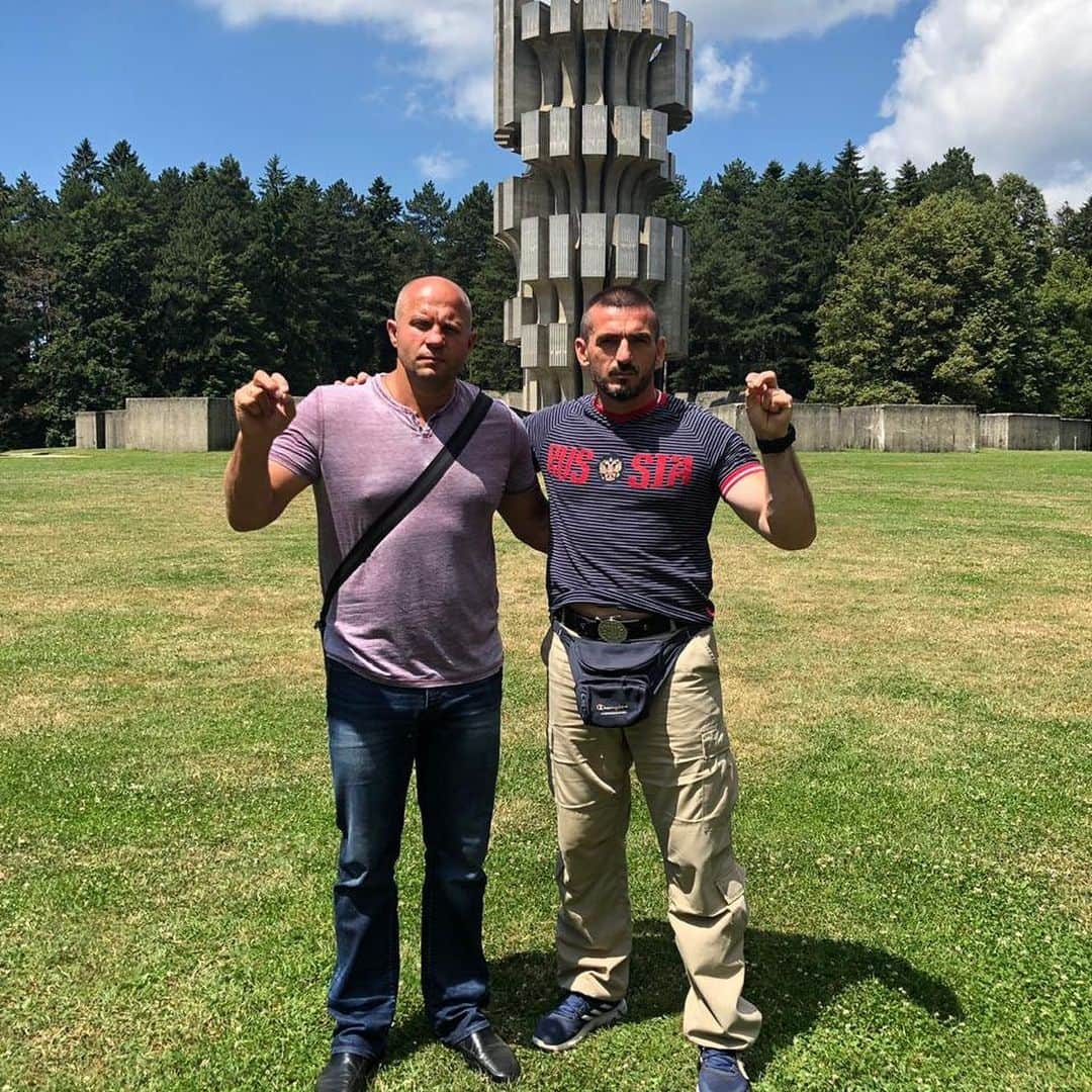 エメリヤーエンコ・ヒョードルのインスタグラム：「Сегодня посетили Национальный Парк Козара. Монумент Козара был возведён в память  почти миллиона сербов, погибших в 1942 году.」