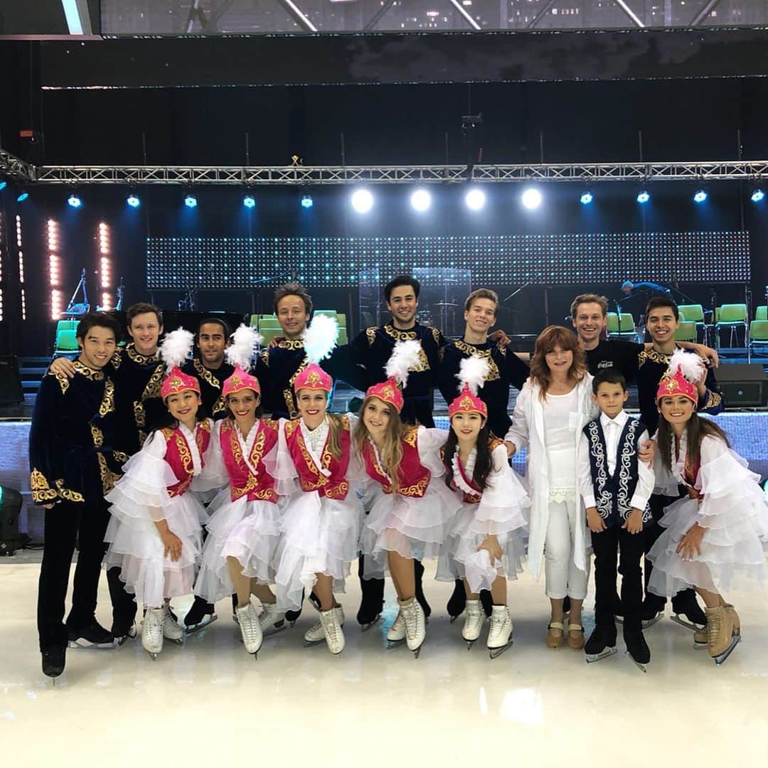 ジェレミー・アボットのインスタグラム：「Today we paid tribute to our dear friend, our brother, Denis Ten. This was a difficult week full of every possible emotion. There were so many tears: from loss, to pain, joy, and friendship. Denis left a lasting legacy through his sport, through his art, his movies, his photos, and his music. He was the only one of his kind and he is sorely missed. Today he was alive and present through the love of everyone in the audience, the sound of every edge, every note of the music, every memory, and every heartbeat. Denis, you may be gone in form, but you will live on for eternity in our hearts, and through the lasting legacy you leave with all the children in Kazakhstan. We love you Denis with all of our hearts! ❤️」