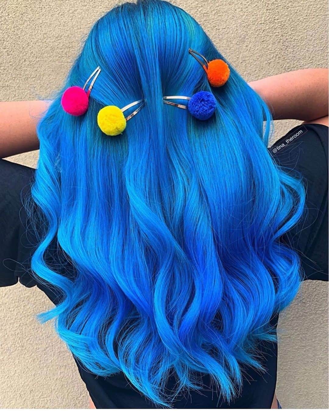 CosmoProf Beautyさんのインスタグラム写真 - (CosmoProf BeautyInstagram)「This blue 💙 is the BOMB💣⁣ ⁣ Hair by @tina_theroom who used all @guytang_mydentity to create this BLUEtiful color & added these little pom poms for the PERFECT finishing touch.👌⁣⁣ ⁣ Stock up on #Mydentity Liter Developers- Buy 1 Get 1 50% off this month at #cosmoprofbeauty where you are #licensedtocreate⁣⁣ ⁣ #repost #guytangmydentity #hairbestie #bluehaircolor #hairbesties #bluehair #hairbestiesforlife #vibranthair」7月21日 5時36分 - cosmoprofbeauty