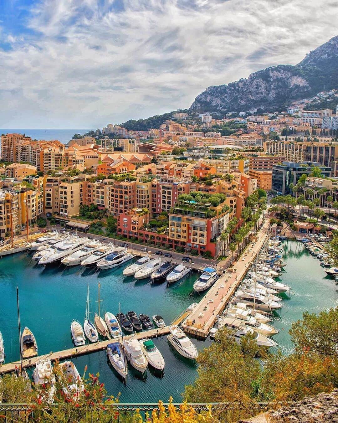 Travel + Leisureさんのインスタグラム写真 - (Travel + LeisureInstagram)「@thegrubfather is taking the most picturesque journey through Monaco - join him in our IG Stories! 📷@thegrubfather」7月21日 5時49分 - travelandleisure