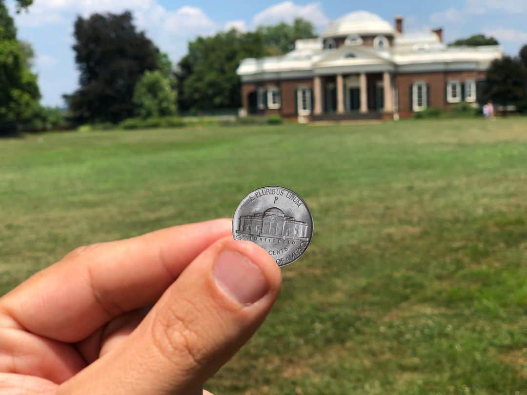 アダム・シャピロのインスタグラム：「Doin whatever the hell it is they do in Monticello with @joetipps」