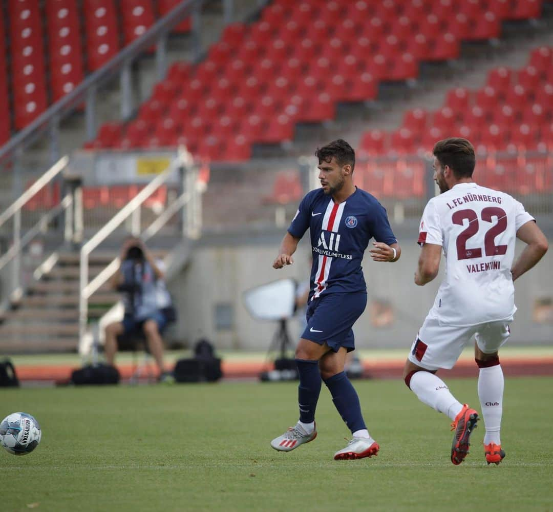 ファン・ベルナトさんのインスタグラム写真 - (ファン・ベルナトInstagram)「🔴🔵 Segundo partido de pretemporada!!」7月21日 5時42分 - juanbernat