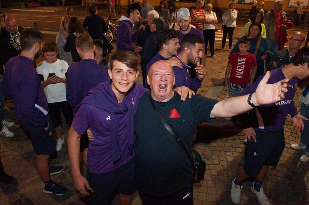 ACFフィオレンティーナさんのインスタグラム写真 - (ACFフィオレンティーナInstagram)「🇮🇹La Fiorentina saluta Moena. Un grazie alla Fata delle Dolomiti per averci ospitato! 🇺🇸 Fiorentina bid farewell to Moena. A big thank you to the 'Fairy of the Dolomites' for putting us up!  @visittrentino  @visitvaldifassa」7月21日 5時58分 - acffiorentina