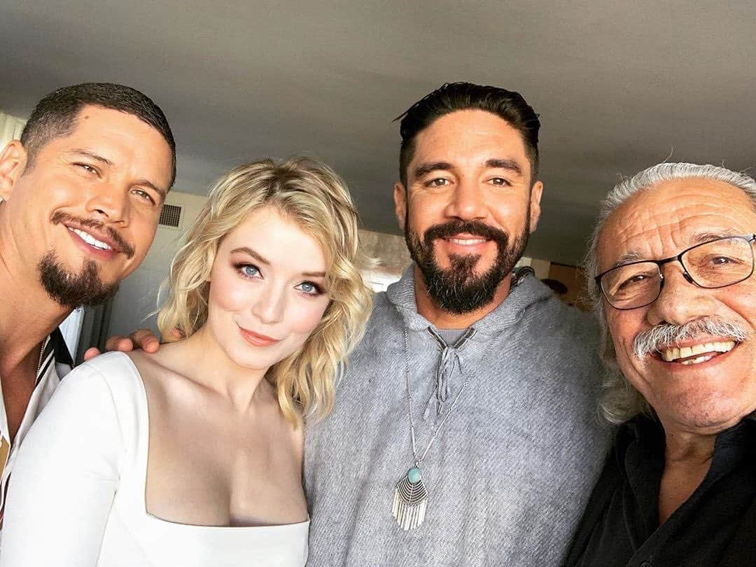 サラ・ボルジャーさんのインスタグラム写真 - (サラ・ボルジャーInstagram)「The best cast, and the best show. #mayansfx @mayansfx #comiccon2019」7月21日 5時51分 - sarahbolger