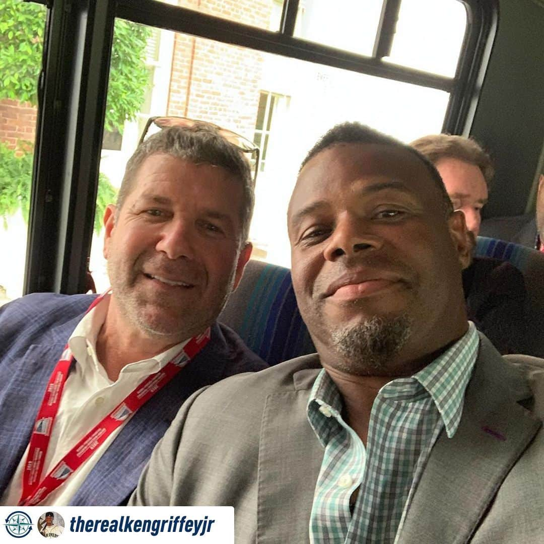 シアトル・マリナーズさんのインスタグラム写真 - (シアトル・マリナーズInstagram)「🐐🐐 | Repost from @therealkengriffeyjr: Hello Cooperstown!!!!! #seattlemariners @mariners」7月21日 6時00分 - mariners