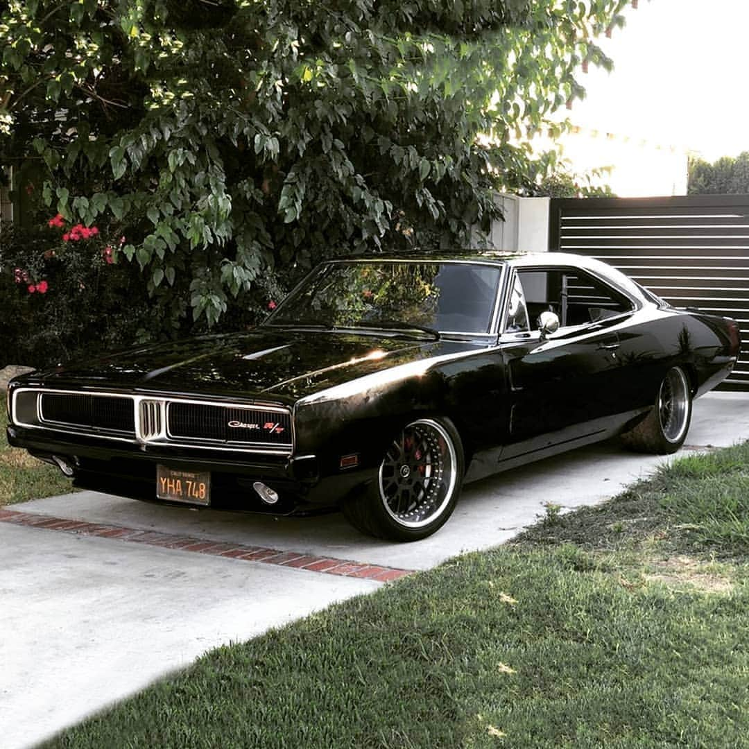 Classics Dailyさんのインスタグラム写真 - (Classics DailyInstagram)「'69 Dodge Charger R/T Owner @edgarmusclecars  _ #dodge #charger #americanmuscle #musclecar #classic #restomod #speed #vehicles  #cargram #carstagram #amazing_cars #fastcar #motors #engine #horsepower #musclecar」7月21日 6時04分 - classicsdaily