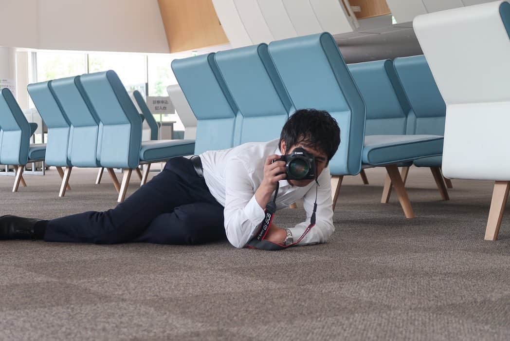 フジテレビ ドラマ「TWO WEEKS」さんのインスタグラム写真 - (フジテレビ ドラマ「TWO WEEKS」Instagram)「【TWO WEEKS 写真部 🎞】 Photo of @takahiromiura_official  今回は裏側編！撮り方が Sexyなカメラマン📸 いつも素敵な写真を撮ってくださる貴大さんです。 . #TWOWEEKS #TWOWEEKS写真部 #三浦春馬 #三浦貴大」7月21日 17時11分 - twoweeks_ktv