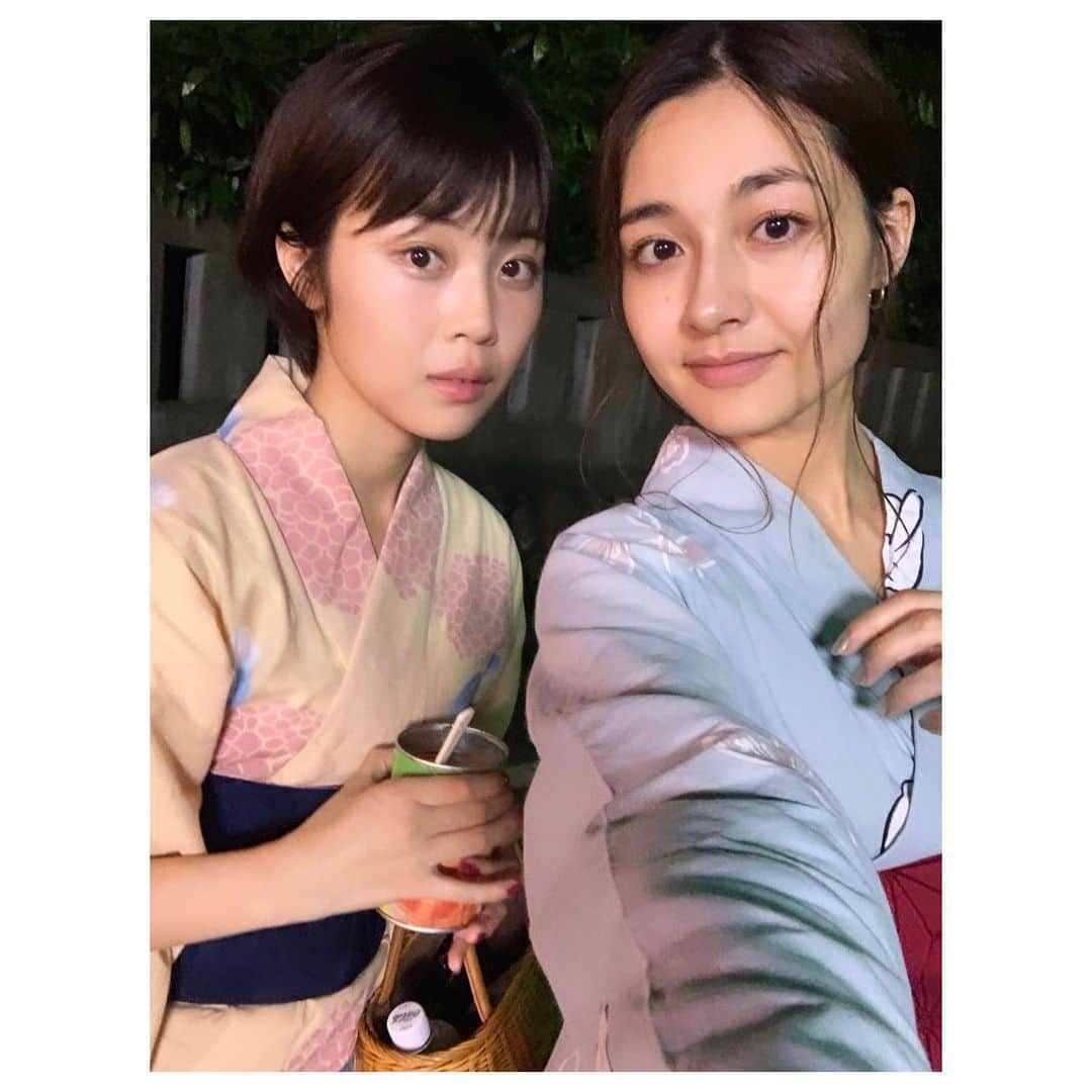 豊泉志織さんのインスタグラム写真 - (豊泉志織Instagram)「夏祭り👘 私が手に持ってるのは2人で半分こした冷凍みかん。 #夏祭り#summerfestival #浴衣 #ショートカット#ショートヘア#ベリーショート」7月21日 15時43分 - shiori_toyoizumi