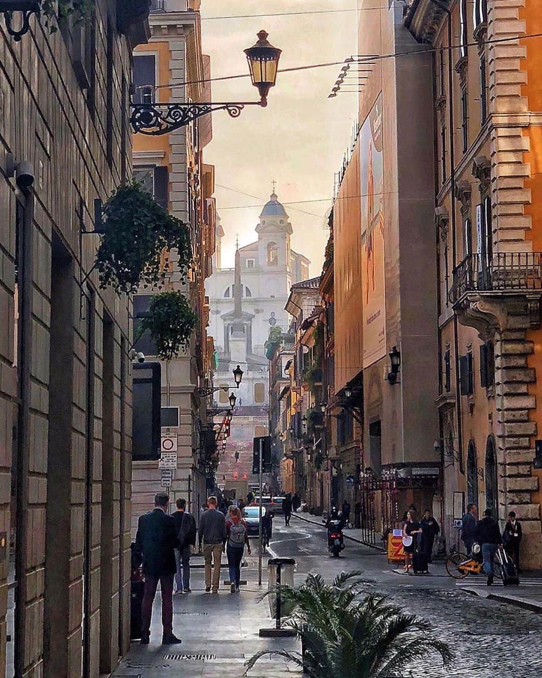 9GAGさんのインスタグラム写真 - (9GAGInstagram)「This is why you should visit #Rome this summer 💛 Follow @voyaged for more summer ideas! | By @golden_heart - #9gag #voyaged」7月21日 15時52分 - 9gag