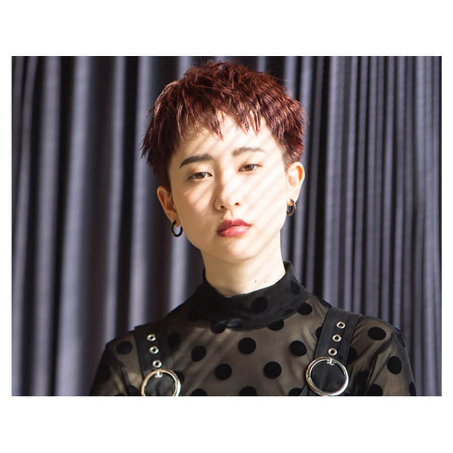 HAIR CATALOG . JPさんのインスタグラム写真 - (HAIR CATALOG . JPInstagram)「ジェンダーレスなショートスタイルには、少し赤みのあるカラーで柔らかな印象に。 どんな時も女性らしさを忘れない、そんな大人ショートはいかがですか？  #HC#HCJP#haircatalog#hairstylist#hairstyle#hair#hairsalon#salonmodel#model#japan#girl#fashion#makeup#shorthair#ヘアカタ#ヘア#ヘアカタログ#ヘアサロン#ヘアスタイル#ベリーショート  @hair_catalog_jp  giulietta @angelica_giulietta_yenn Masayoshi Ichikawa @ichimasa210」7月21日 15時47分 - hair_catalog_jp