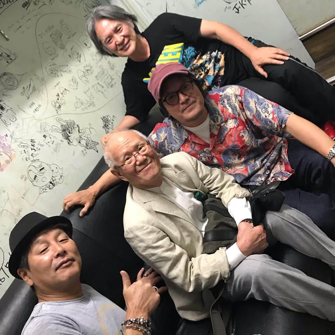 江口寿史のインスタグラム：「レジェンドちばてつや先生と。上は倉田よしみ先生、下は平松伸二先生。」