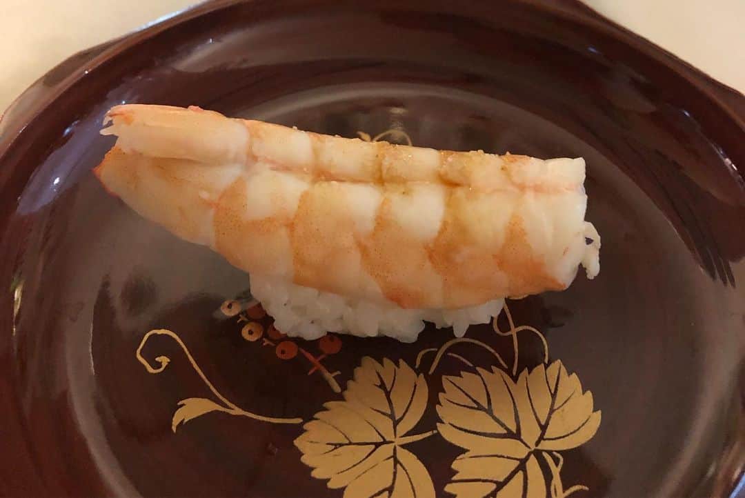 藤崎奈々子さんのインスタグラム写真 - (藤崎奈々子Instagram)「モロッコ旅、一番の目的 彼のお寿司を食べる事！ なので、早速握ってもらいました ・ モロッコでのお寿司ってどんな感じかなぁ、と思っていたけど日本で食べてるお寿司みたいで感動🍣 ・ 和食に飢えていたので 本当に美味しかった！ ・ そして、最後の〆に ラーメンが🍜 まさかモロッコで日本式のラーメンが食べられるとは思っていなかったので、大満足の Fukurou Sushiでした ・ #アフリカ#モロッコ#ラバト #お寿司#寿司職人#ラーメン#和食#イタリアン#旅#女子旅#カメラ女子#morocco#rabat#japanese#sushi#dabrunorabat」7月21日 15時53分 - nanakofujisaki