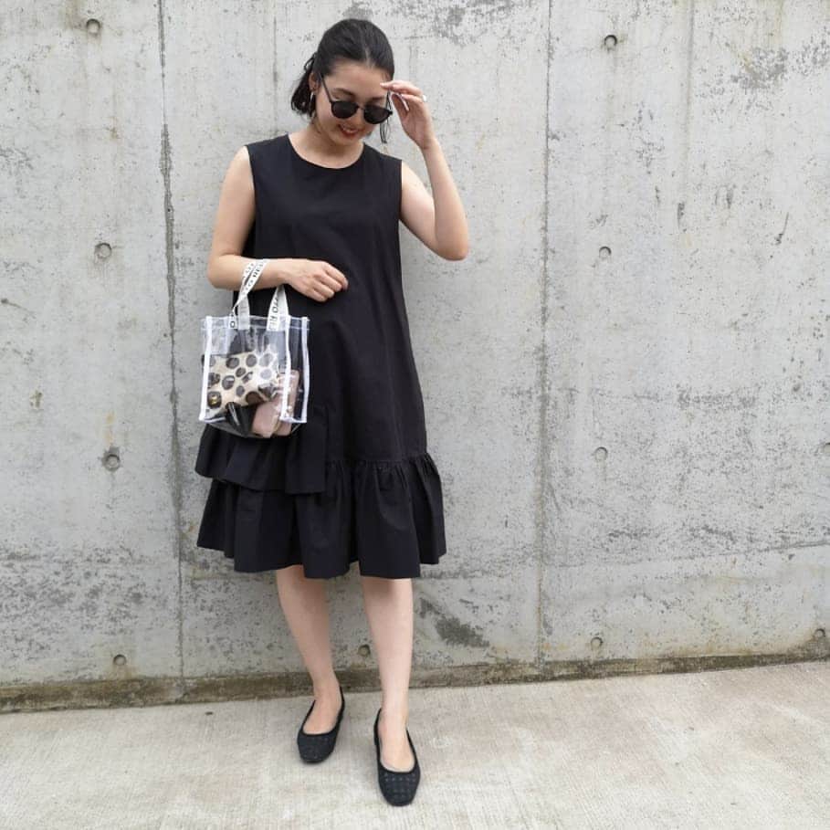 ayaka8880のインスタグラム：「. . バイラ８月号付録のPVCバッグ。 . 大好きなレペット😍❤ . サイズ感も便利で、毎日持っています。 . これが付録だなんて、相変わらず凄いです😳❤ . #バイラーズ #バイラ #妊婦日記 #体重管理 #妊婦飯 #マタニティコーデ #妊娠９ヶ月 #姉弟 #姉弟予定 #二児ママ #女の子ママ」