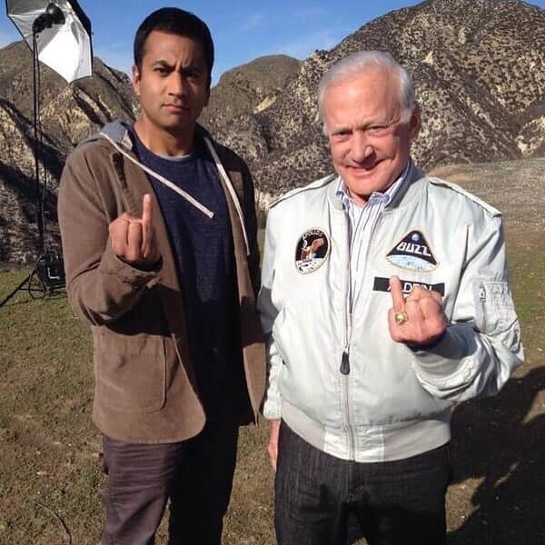 カル・ペンのインスタグラム：「Congrats @drbuzzaldrin @NASA on the 50th Anniversary & continuing to inspire all of us. (Bonus points if anyone knows which 1988 comedy this pic vaguely references.) #Apollo50th  #Apollo50  #apollo11anniversary」