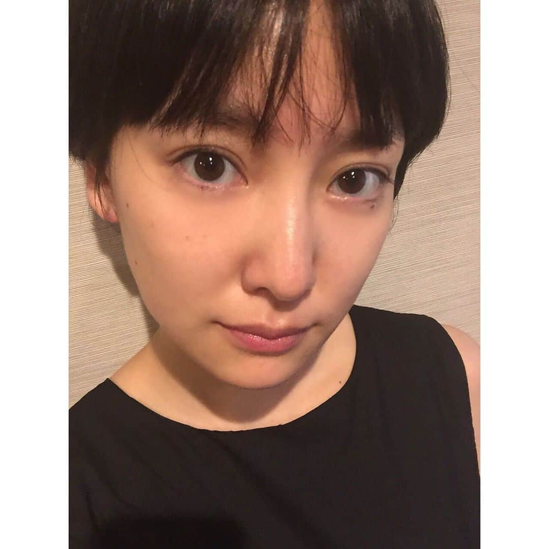 永池南津子さんのインスタグラム写真 - (永池南津子Instagram)「いつもお世話になっている【キュアトリートメントサロン・レミュー】さんでツルッツルのスベッスベにして頂きました。 ので、苦手な自撮りをば。 スタッフの方と話すのも癒しの時間。 そして#モチモチ #レミュー #キュアトリートメントレミュー #トリートメントサロン #美容 #至福の時間 #永池南津子」7月21日 16時12分 - natsuko_nagaike