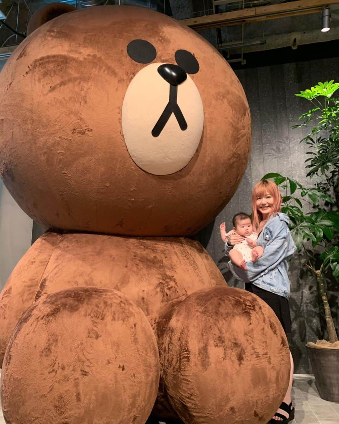 8utterflyさんのインスタグラム写真 - (8utterflyInstagram)「メガブラウン！!🧸 #LINE #linelive #本社にお邪魔しました #メガブラウン #可愛い #流石にはしゃいだ #生後5カ月」7月21日 16時27分 - 8utterfly