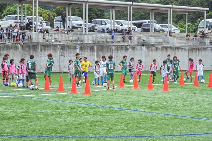 杉田亜未さんのインスタグラム写真 - (杉田亜未Instagram)「. 石川合宿終了🤝 サッカー漬けで充実した毎日。 たくさんの方に感謝してまたチーム一丸となって頑張ります🤝 ありがとうございました🙏 #伊賀fcくノ一 #今年の浜トレはやばかった#毎日サウナみたいに汗吹き出た#毎日夜ご飯食トレ#パンプアップ」7月21日 16時37分 - ami.s____10