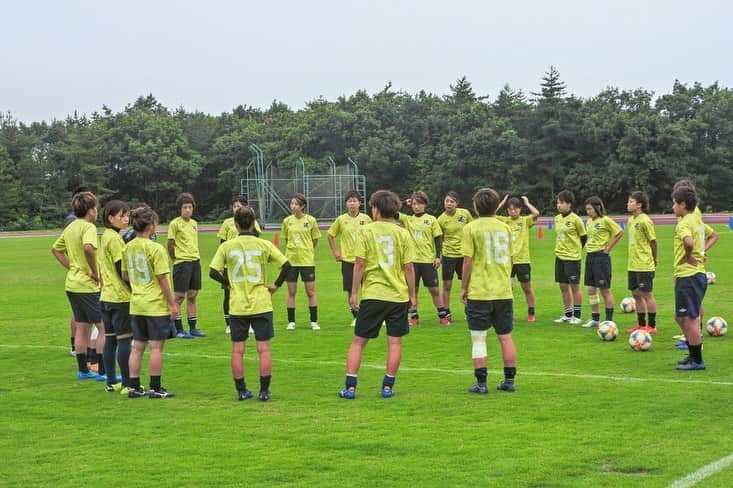 杉田亜未のインスタグラム：「. 石川合宿終了🤝 サッカー漬けで充実した毎日。 たくさんの方に感謝してまたチーム一丸となって頑張ります🤝 ありがとうございました🙏 #伊賀fcくノ一 #今年の浜トレはやばかった#毎日サウナみたいに汗吹き出た#毎日夜ご飯食トレ#パンプアップ」