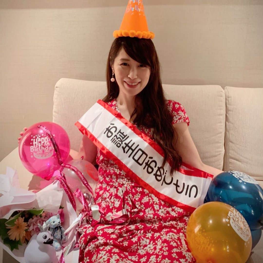 芝咲美穂さんのインスタグラム写真 - (芝咲美穂Instagram)「Birthday🎂💕2019.7.19  当たり前のこと一つ一つに感謝して、笑顔あふれる年にしたいと思います😄🌻 #🎂 #🎉#誕生日 #Birthday#birthdaycelebration  #conradtokyo  #🎁 #くいだおれ太郎みたい」7月21日 16時38分 - miho_shibasaki