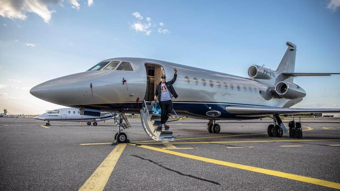 アフロジャックさんのインスタグラム写真 - (アフロジャックInstagram)「OMW to @tomorrowland! See you tonight🛩#tomorrowland」7月21日 17時02分 - afrojack