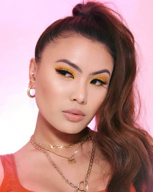Benefit Cosmetics UKさんのインスタグラム写真 - (Benefit Cosmetics UKInstagram)「BROW ENVY! 🔥🤤 We cant get enough of @charmiejanee's look! Using her #kabrow gel in shade 4 💞 #benefit #benefitbrows #beauty #regram . . . 📷 Image Description: A selfie of @charmiejanee」7月21日 16時56分 - benefitcosmeticsuk
