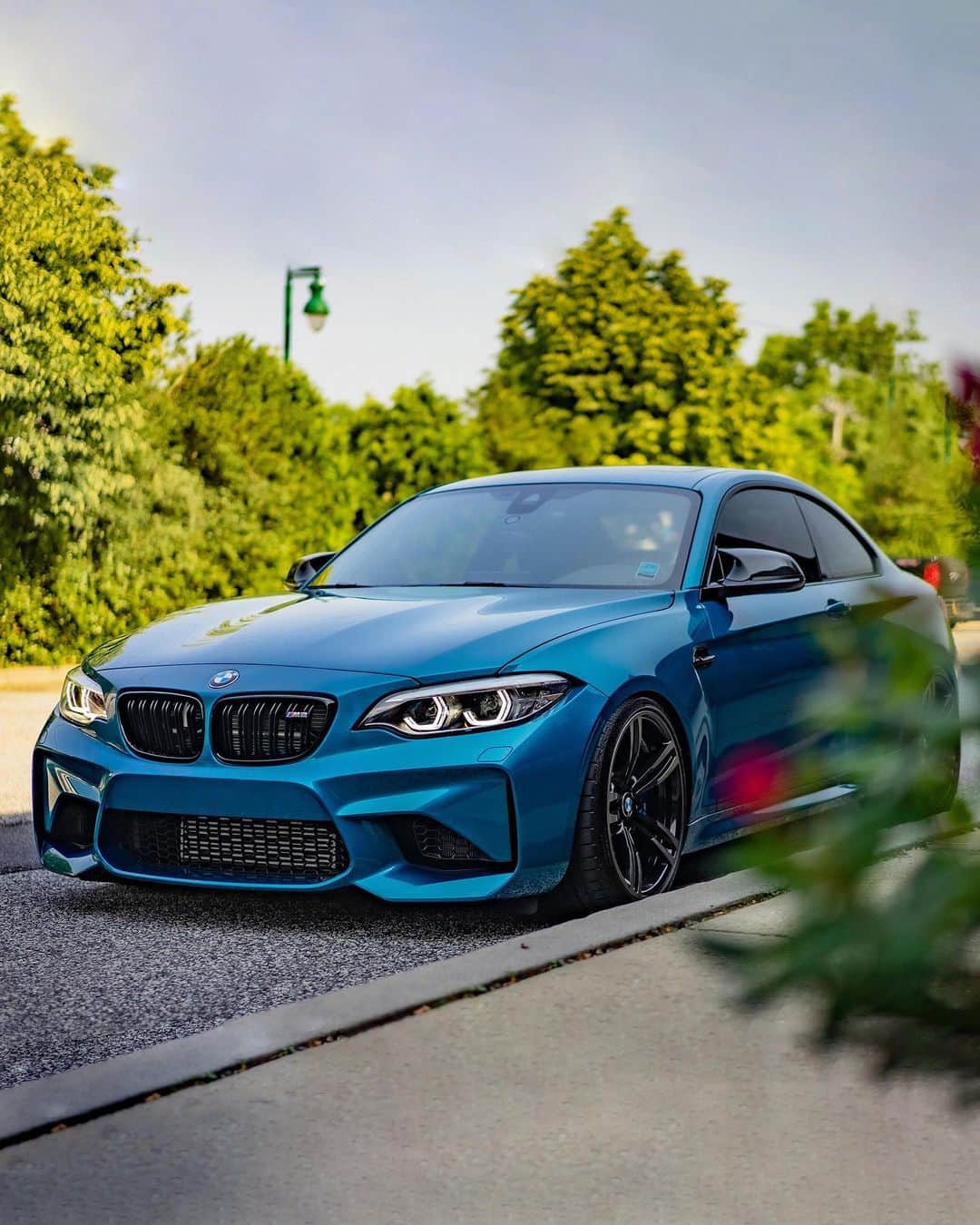 BMWのインスタグラム：「Searches for the road towards success all the time.  The BMW M2 Coupé. #TheM2 #BMW #M2 #BMWM #BMWrepost @m2tthewpt __ BMW M2 Coupé: Fuel consumption in l/100 km (combined): 8.5. CO2 emissions in g/km (combined): 199. The values of fuel consumptions, CO2 emissions and energy consumptions shown were determined according to the European Regulation (EC) 715/2007 in the version applicable at the time of type approval. The figures refer to a vehicle with basic configuration in Germany and the range shown considers optional equipment and the different size of wheels and tires available on the selected model. The values of the vehicles are already based on the new WLTP regulation and are translated back into NEDC-equivalent values in order to ensure the comparison between the vehicles. [With respect to these vehicles, for vehicle related taxes or other duties based (at least inter alia) on CO2-emissions the CO2 values may differ to the values stated here.] The CO2 efficiency specifications are determined according to Directive 1999/94/EC and the European Regulation in its current version applicable. The values shown are based on the fuel consumption, CO2 values and energy consumptions according to the NEDC cycle for the classification. For further information about the official fuel consumption and the specific CO2 emission of new passenger cars can be taken out of the „handbook of fuel consumption, the CO2 emission and power consumption of new passenger cars“, which is available at all selling points and at https://www.dat.de/angebote/verlagsprodukte/leitfaden-kraftstoffverbrauch.html.」