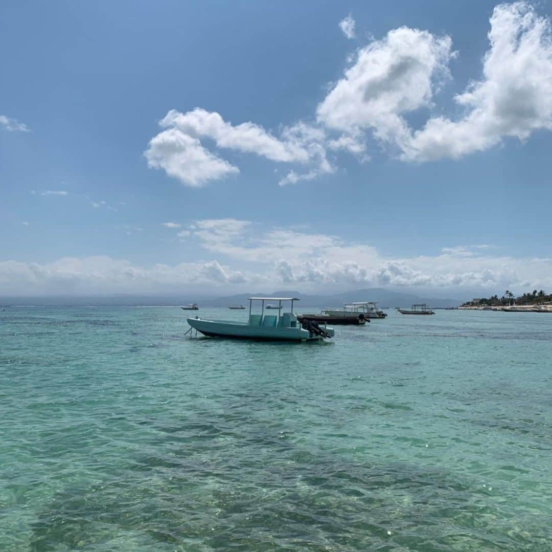 アリスさんのインスタグラム写真 - (アリスInstagram)「沢山の笑顔に包まれた旅の中 バリニーズの友達も増えた🤝 愛と感謝とユーモアをもって生きたい🌿 terima kasih Bali🌿  #bali  #Indonesia #Indonesian #canggu #ubud #bikingirls #nature #naturephotography  #summer #holiday #vacation #バリ #インドネシア #ウブド #女子旅 #自然  #夏 #海 # 夏休み #旅 #山 #感謝 #五感 #笑顔の力」7月21日 9時14分 - alice_official1207