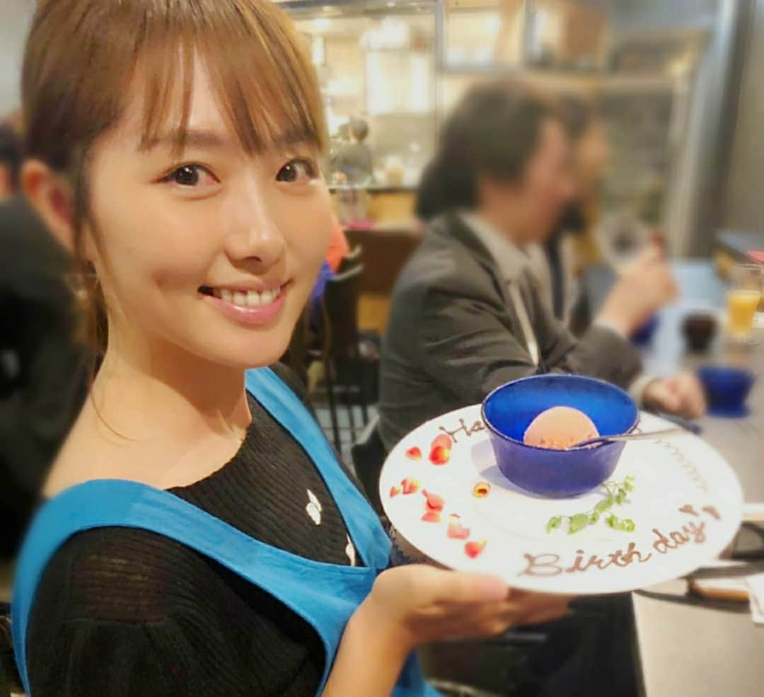 広村美つ美さんのインスタグラム写真 - (広村美つ美Instagram)「. 7月16日に30歳の誕生日を 迎えました。 年々自分の誕生日への執着が薄くなって、誕生日なのに普通の日に感じる感覚、わかる方いますか？これは毎日子育てで疲れて自分の誕生日がどうでもよくなってしまっているのか、はたまた、30歳とはそんなものなのか………🤔🤔 そんな中私の誕生日を大事に思ってくれる林家に感謝です🙇‍♂️ 夫婦で食事へ行ける時間が本当に貴重な時間👫 . #誕生日 #7月16日 #30歳 #ありがとう #お祝いしてもらった #ゆっくり話せて嬉しかった #貴重な時間だった 笑 #夫婦」7月21日 9時27分 - mitsumi_hayashi