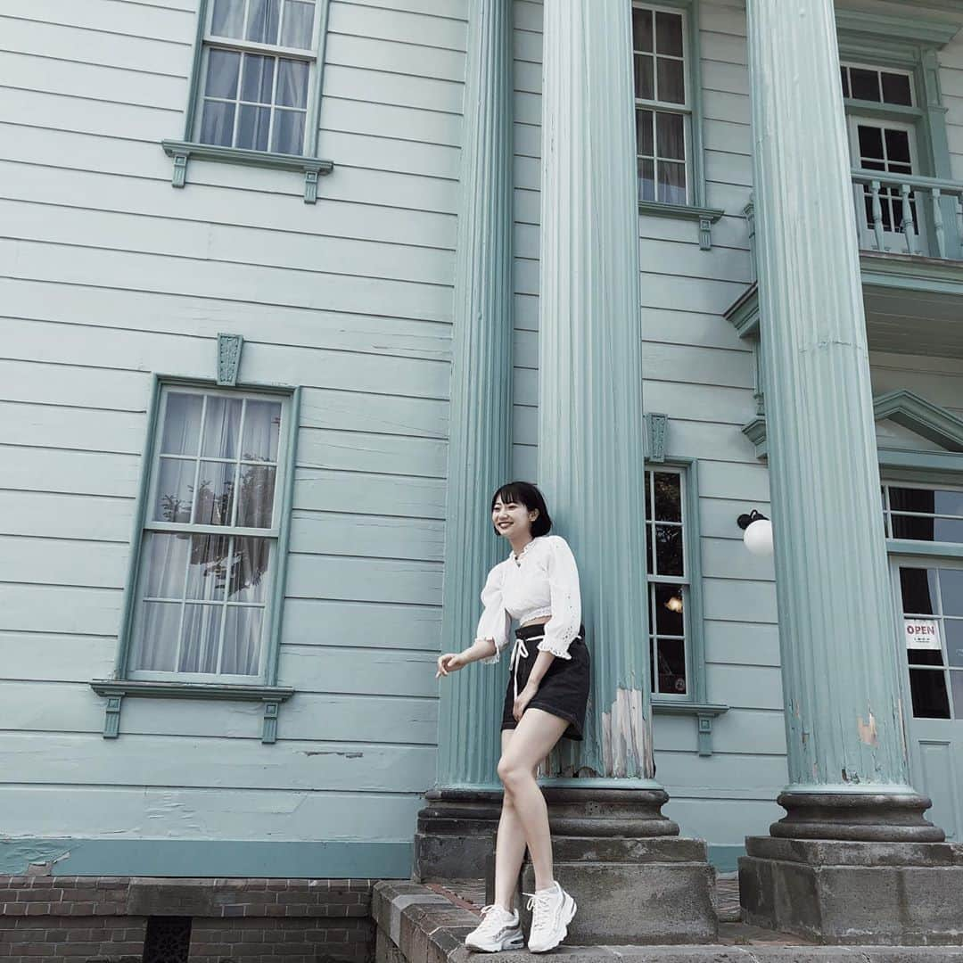 武田玲奈さんのインスタグラム写真 - (武田玲奈Instagram)「gm 🌤 実はこちらの衣装、 私服なのです。 ブラウスは古着 パンツは #EZUMi」7月21日 9時25分 - rena_takeda