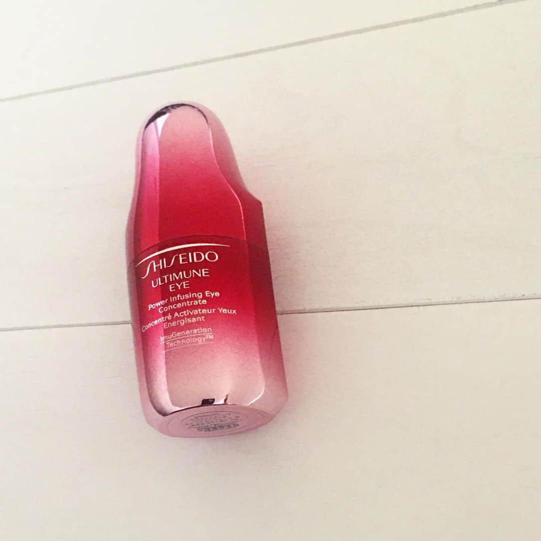 ISETAN MiRRORさんのインスタグラム写真 - (ISETAN MiRRORInstagram)「. . 2019年8月1日  新発売 . . 【SHISEIDO】アルティミューン パワライジング アイ コンセントレート N（目元用美容液） . . メイクやクレンジングなど、何気なくこすってしまいがちな目元のダメージに着目。なめらかでハリのある目元へ導く保湿成分配合の目元用美容液。 . . #isetanmirror #イセタンミラー #資生堂 #shiseido  #アルティミューンパワライジングアイコンセントレートn #目元用美容液 #美容液 #目元用 #スキンケア #フェイスケア #アイケア #8月1日発売 #新発売 #cosme #cosmetics #コスメ #コスメティクス #化粧品 #make #makeup #メイク  #メイクアップ #資生堂取り扱い店舗はイセタンミラーhpをご覧ください  #コスメ好きさんと繋がりたい  #スキンケア好きさんと繋がりたい」7月21日 10時35分 - isetanmirror