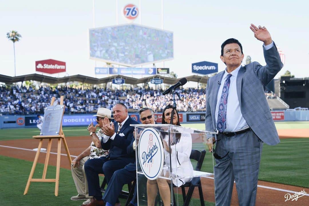 Los Angeles Dodgersさんのインスタグラム写真 - (Los Angeles DodgersInstagram)「Fernandomania.  Congratulations to Fernando Valenzuela on being inducted in the Legends of Dodger Baseball!」7月21日 10時46分 - dodgers