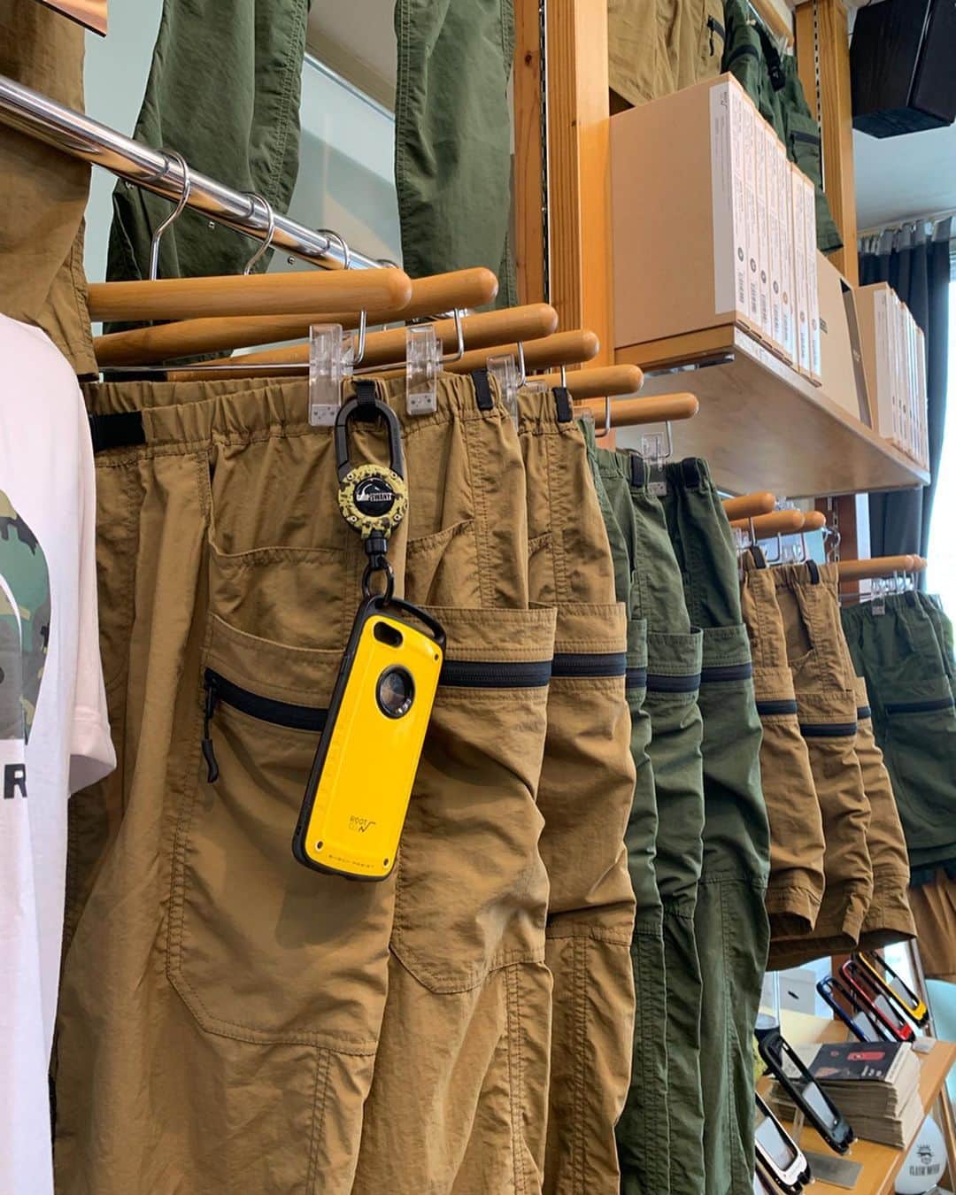 のインスタグラム：「. ROOT CO. POP-UP STORE in STADIUM ODAWARA ・ ■日時 2019年7月21日(日) 10:00〜19:30 ・ ■場所 STADIUM( @stadium_odawara ) 〒250-0011 神奈川県小田原市栄町2-9-46 オービックビル 1F ・ #stadium_odawara #stadiumodawara #gripswany #gearshorts #gearpants #root_co #rootco #magreel360」