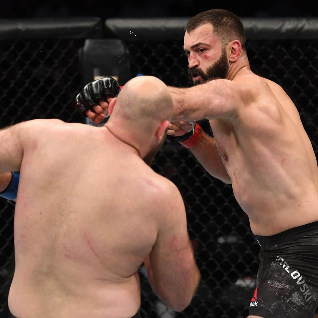 UFCさんのインスタグラム写真 - (UFCInstagram)「The Pit Bull dominates! 🐶  @AndreiArlovski takes the rematch in #UFCSanAntonio」7月21日 10時54分 - ufc
