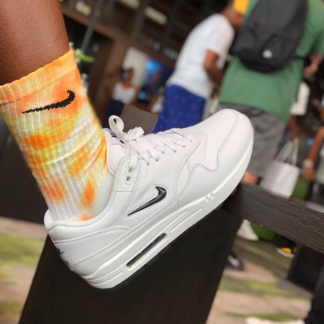 Mr. Tyさんのインスタグラム写真 - (Mr. TyInstagram)「#todayskicks Air Max 1. It was good seeing old and new friends at ComplexCon Chicago today.  #am1 #airmax1 #complexkicks #wdywt #kissmyairs #womft #todaykicks #complexkicks #ijustlikeshoes #theshoegame #airmaxalways #airmax #soletoday #airmasics #ファッション #コーディネート」7月21日 11時02分 - regularolty