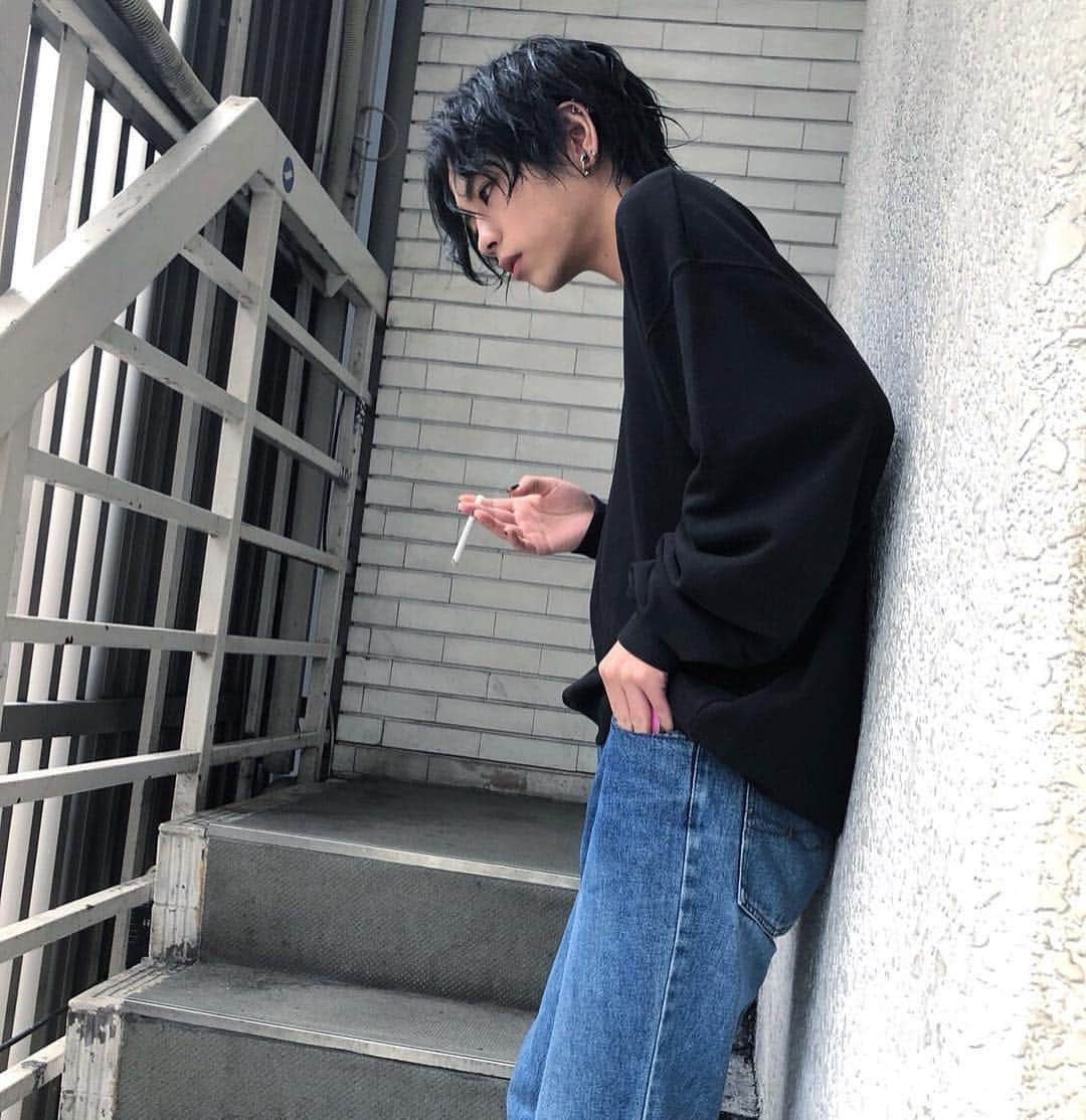 齋藤正太さんのインスタグラム写真 - (齋藤正太Instagram)「@mmh___01  hit style  #マッシュ男子 #seventeen #マッシュ#メンズヘア #メンズカット#韓国好きな人と繋がりたい #メンズウルフ #パーマ#スパイラルパーマ#ツイストパーマ#渋谷美容室#ヘアスタイル#マッシュウルフ#メンズカラー#美容師#韓国ファッション#横顔男子#ウルフカット #ullzangstyle #셀카」7月21日 11時47分 - signal8756