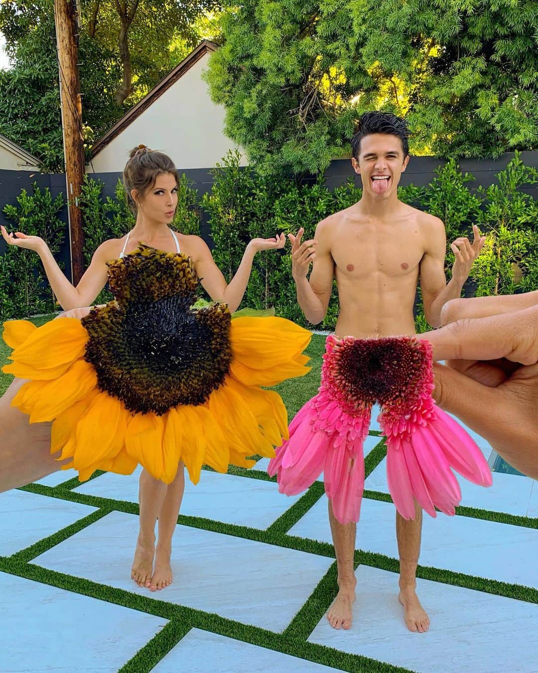 Brent Riveraのインスタグラム：「Sunflower dress or pink flower pants?🌻❤️ which one!?😂 @amandacerny」
