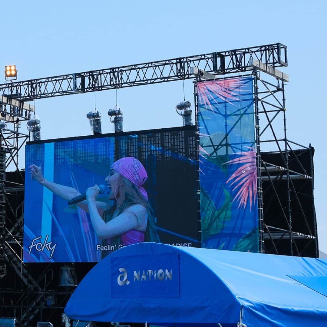 のインスタグラム：「2019.07.20 昨日はa-nation青森公演に出演いたしました！ありがとうございました✨新曲「GIRLS GOTTA LIVE」日本初披露、新衣装初公開のステージでした！  Thank you for coming to @anation.official 2019!! We performed our new single "GIRLS GOTTA LIVE" for the first time in Japan and released new costume. #anation #anation2019 #FAKY #faky」