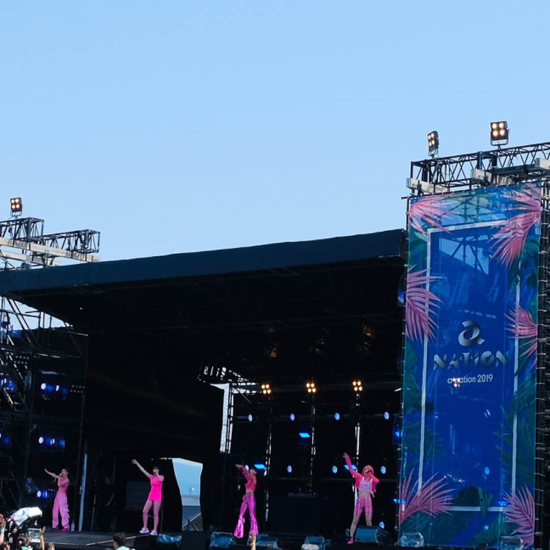 のインスタグラム：「2019.07.20 昨日はa-nation青森公演に出演いたしました！ありがとうございました✨新曲「GIRLS GOTTA LIVE」日本初披露、新衣装初公開のステージでした！  Thank you for coming to @anation.official 2019!! We performed our new single "GIRLS GOTTA LIVE" for the first time in Japan and released new costume. #anation #anation2019 #FAKY #faky」