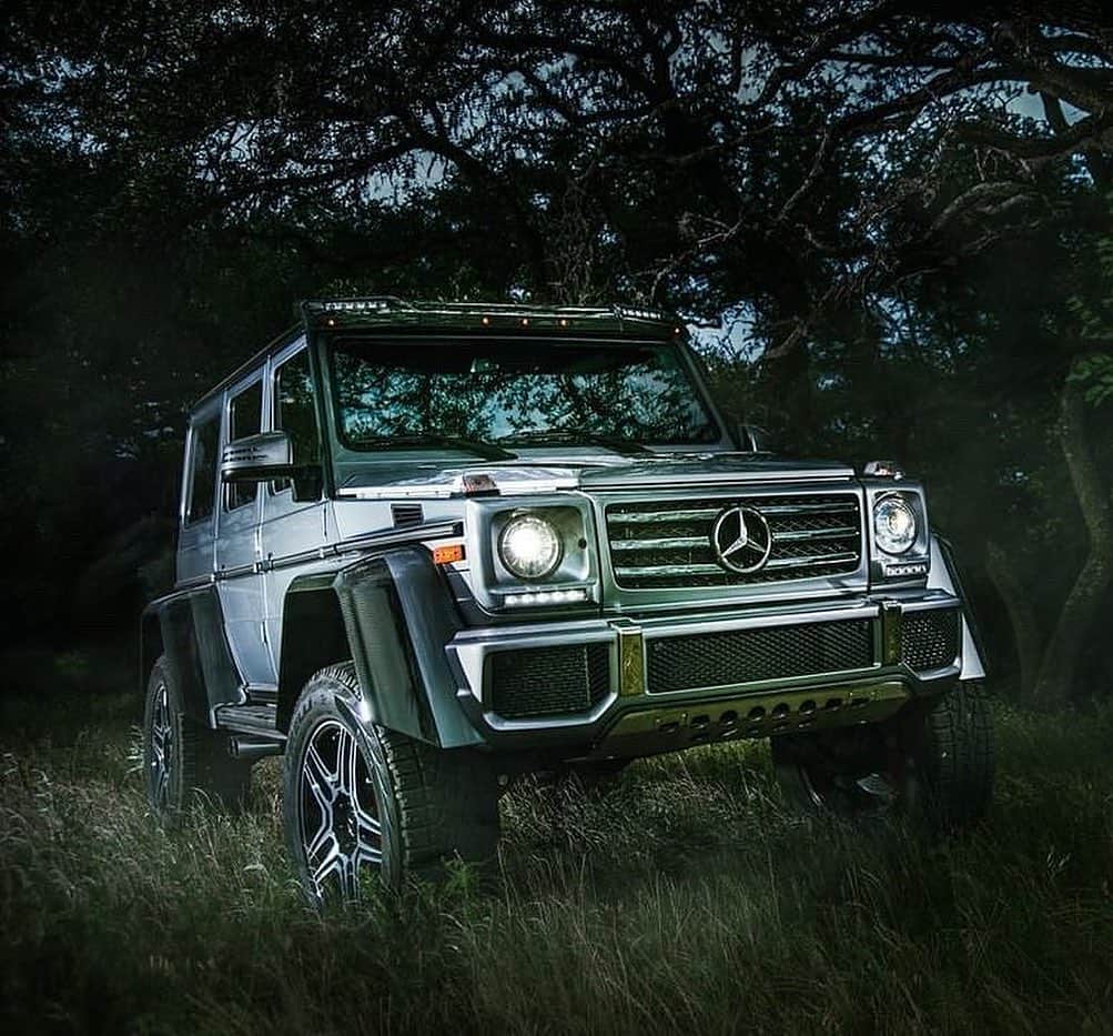 CARLiFESTYLEさんのインスタグラム写真 - (CARLiFESTYLEInstagram)「What’s your favorite thing about the G 4x4? Owner @supercarsteven #carlifestyle #4x4 #Mercedes @supercarsteven」7月21日 12時15分 - carlifestyle