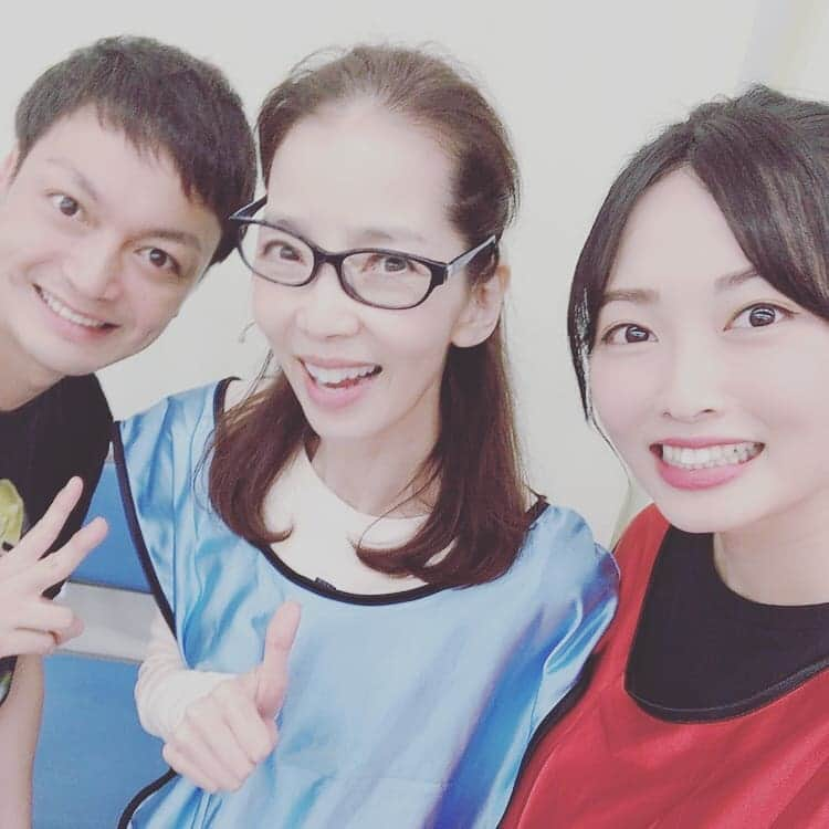 海老澤健次さんのインスタグラム写真 - (海老澤健次Instagram)「トムとジェリー稽古。今回は、僕も大好きな曲を沢山歌われていてお会いしたかったお方。そして、いつも優しくて、お茶目な増田恵子さんと安定のまーと一枚☺毎日楽しんでます！  #増田恵子　さん #須藤茉麻　ちゃん #海老澤健次  #トムとジェリー #音楽劇」7月21日 12時40分 - ebisawa_kenji