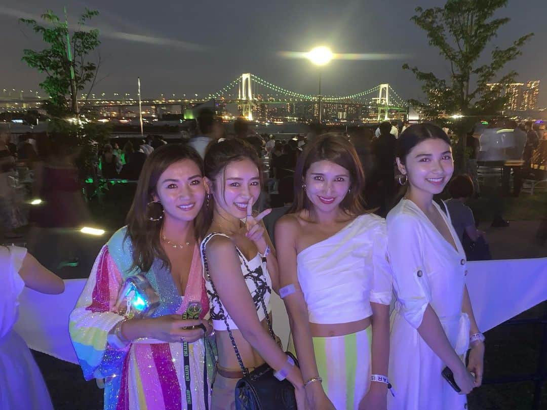 のインスタグラム：「AHKAHの展示会にも来てくれた可愛いかぢちゃん @kaji_26 にも会えた〜😘💖 水華ちゃんとかぢちゃんは昔からのお友達👩‍❤️‍👩今度みんなでご飯行く約束しました❣️それにしても会場内可愛い子だらけだったな😍❤️❤️ #starisland #starisland2019 #スターアイランド #girlsnightout #加治ひとみ 📸 @terasu73 🙏💞」